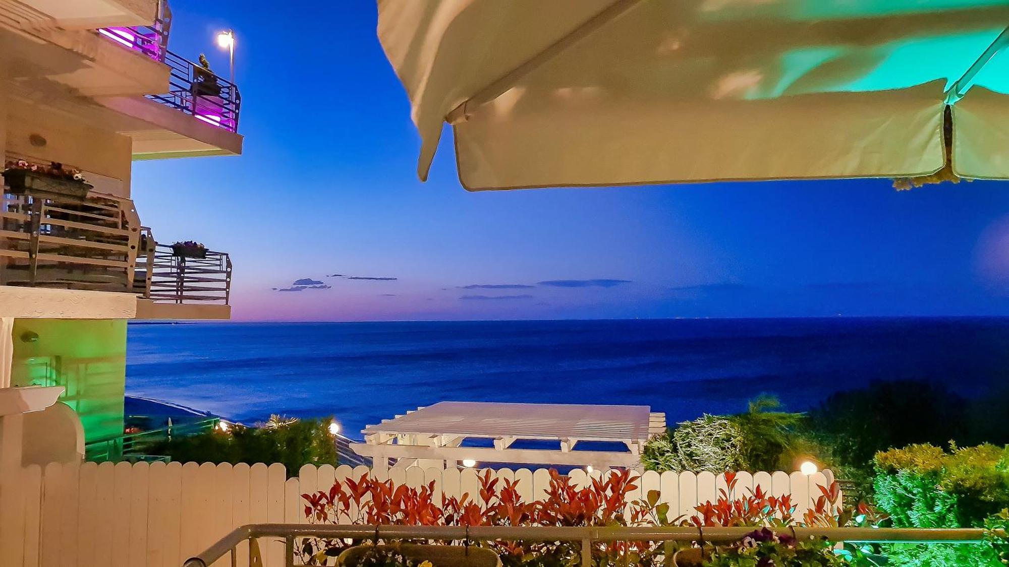 Panorama Suites & Spa - Adults Only สตอมยอน ภายนอก รูปภาพ